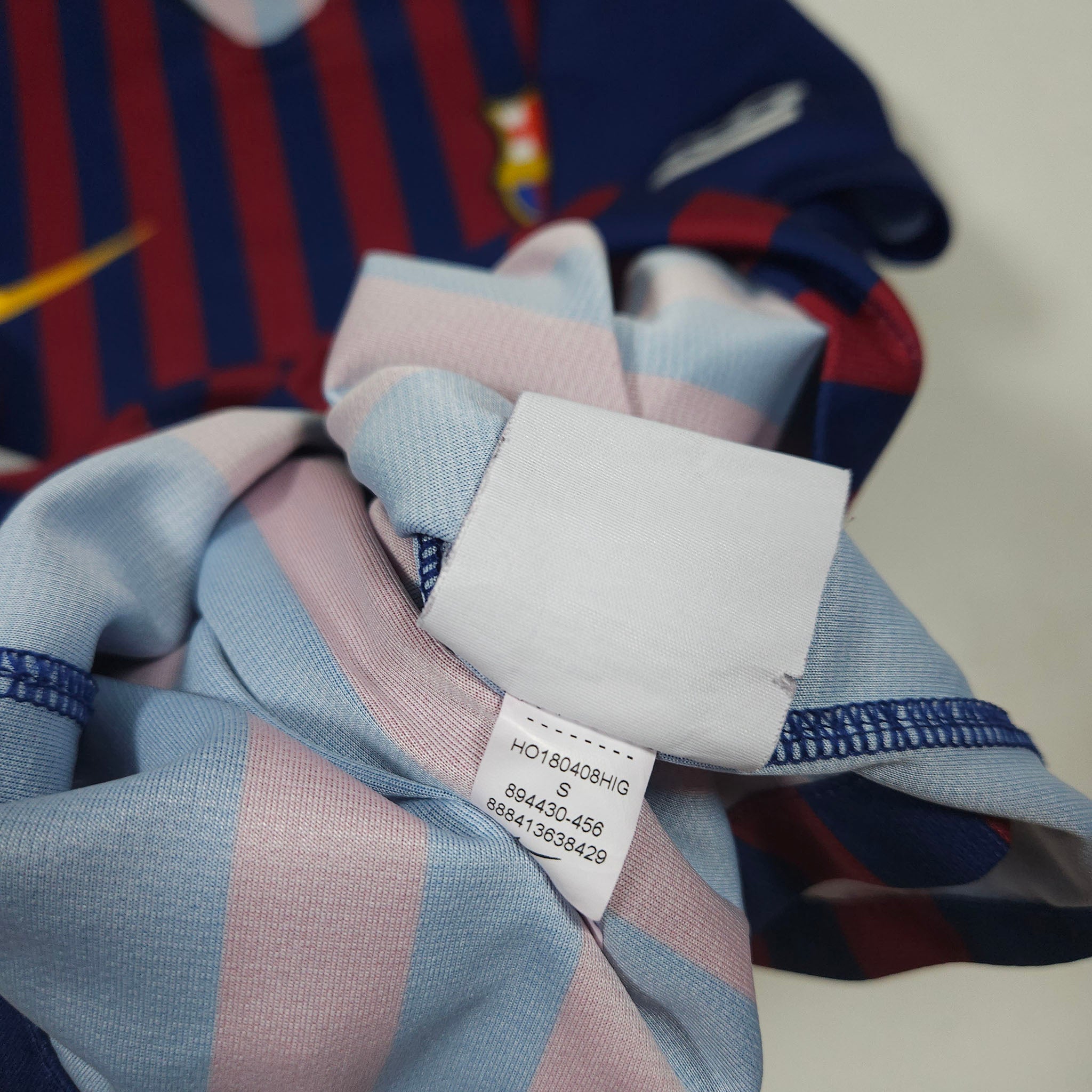 Barcelona Home Shirt 2018-19 – Messi #10 detailed view 14