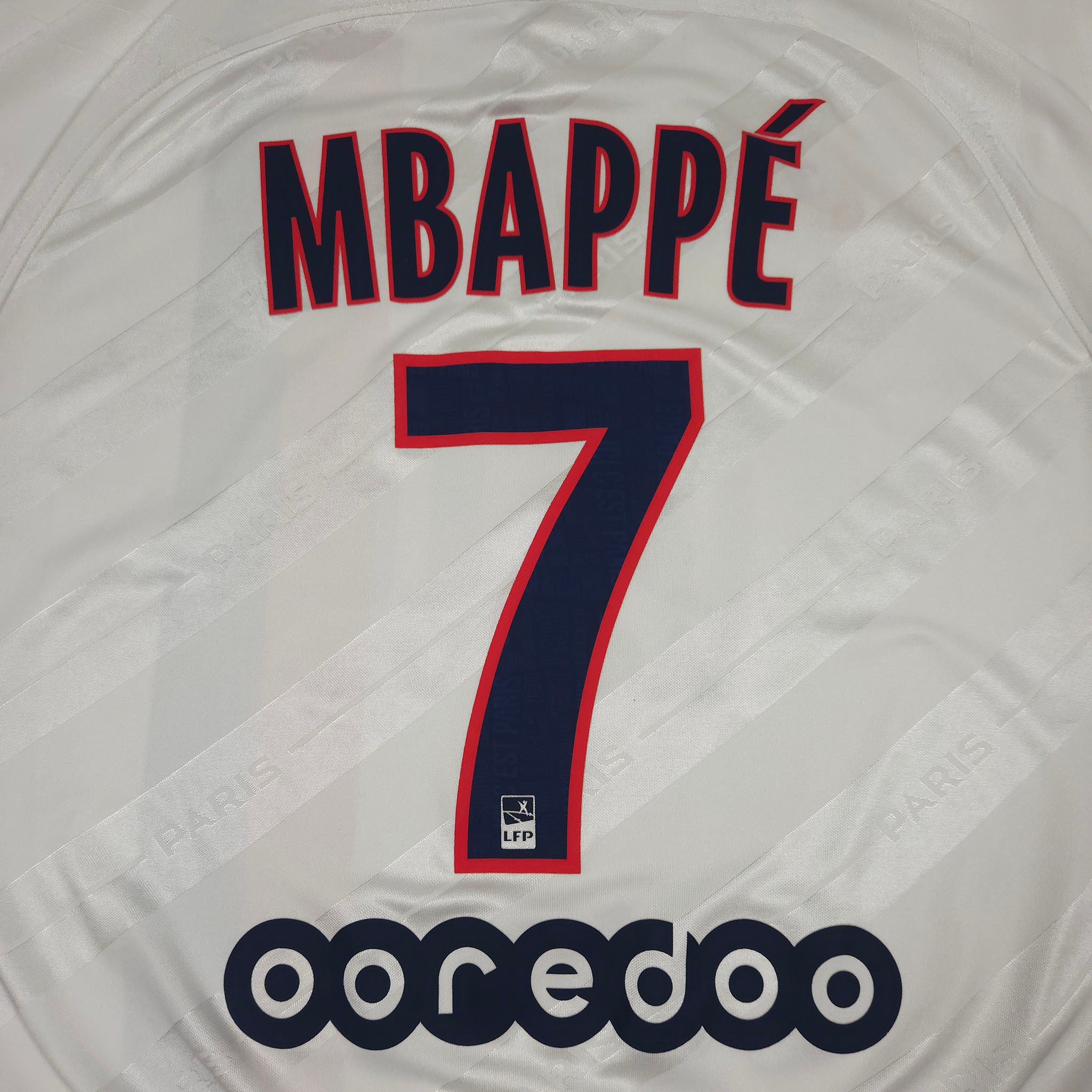 Paris Saint-Germain Third Shirt 2019-20 – Mbappé #7 detailed view 5
