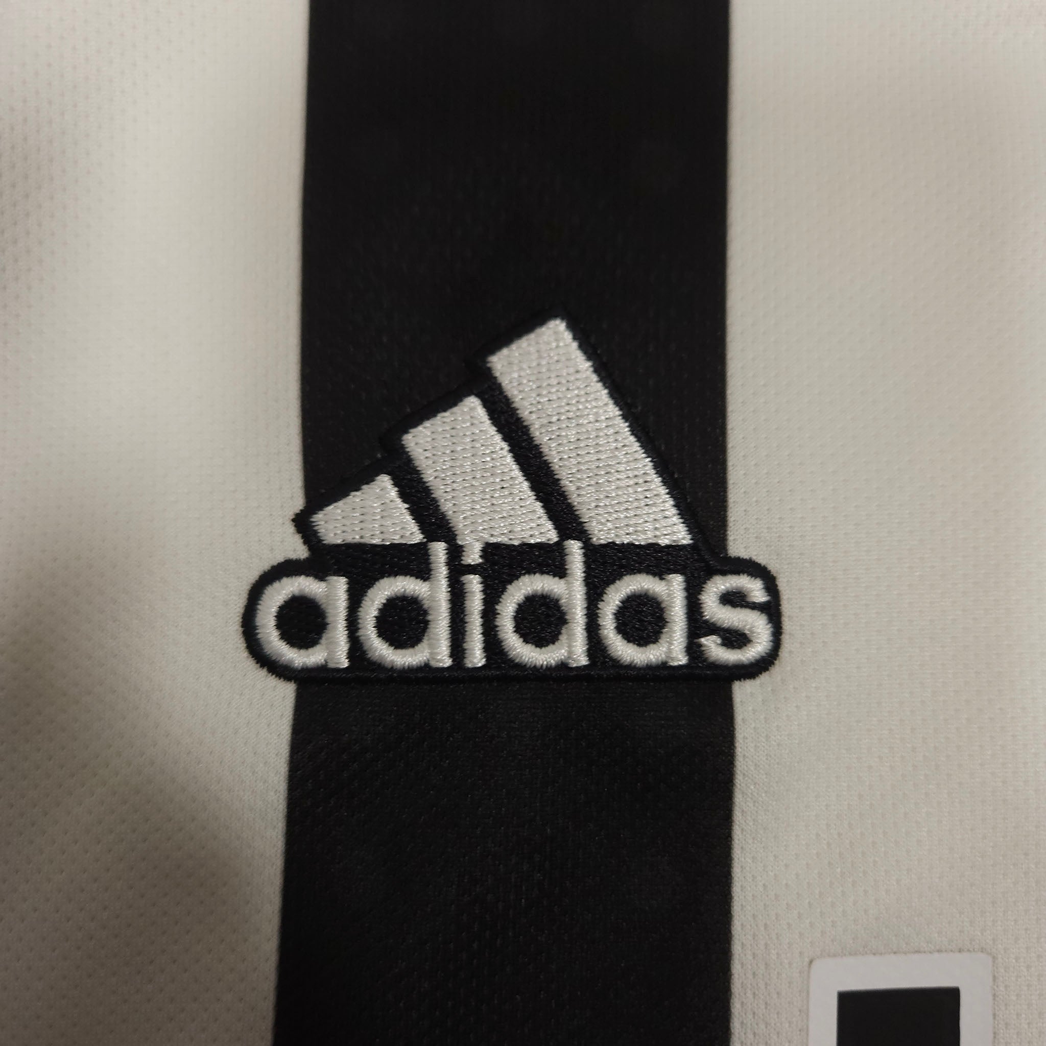 Juventus Home Shirt 2021-22 detailed view 3