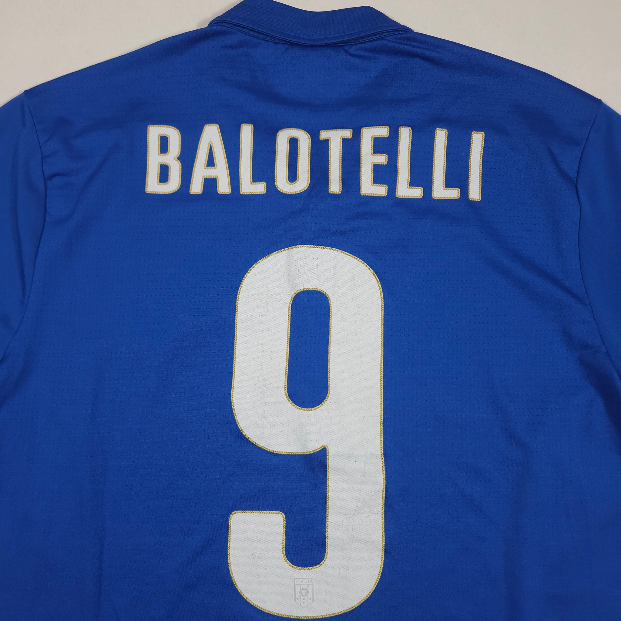 Italy Home Shirt 2014-15 – Balotelli #9 detailed view 7