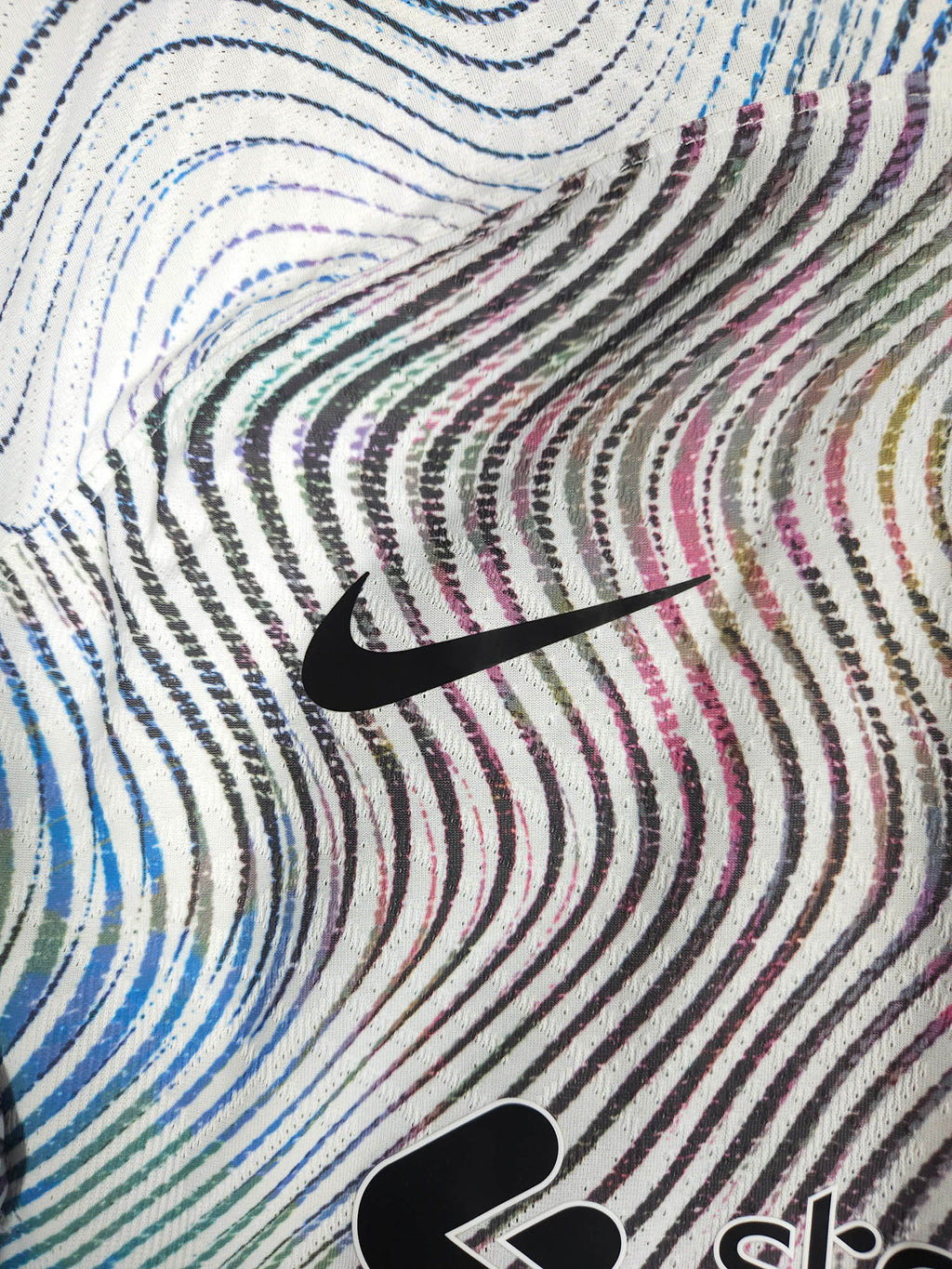 2022-23 Liverpool Authentic Away Shirt Gakpo #18