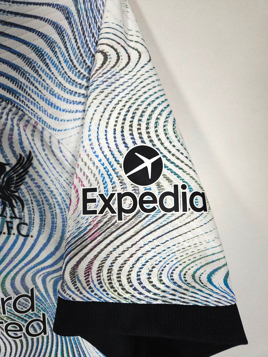 2022-23 Liverpool Authentic Away Shirt Gakpo #18