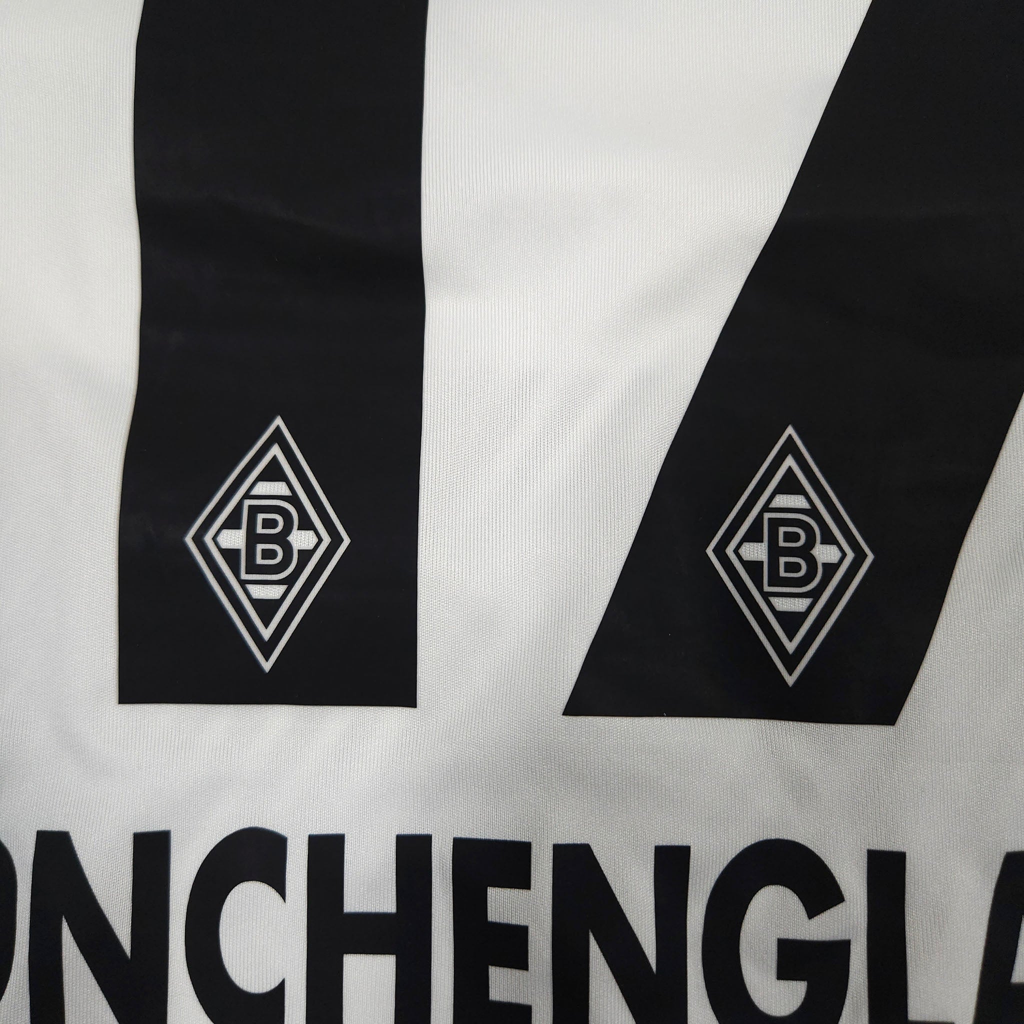Borussia Mönchengladbach Home Shirt 2016-17 – Wendt #17 detailed view 9