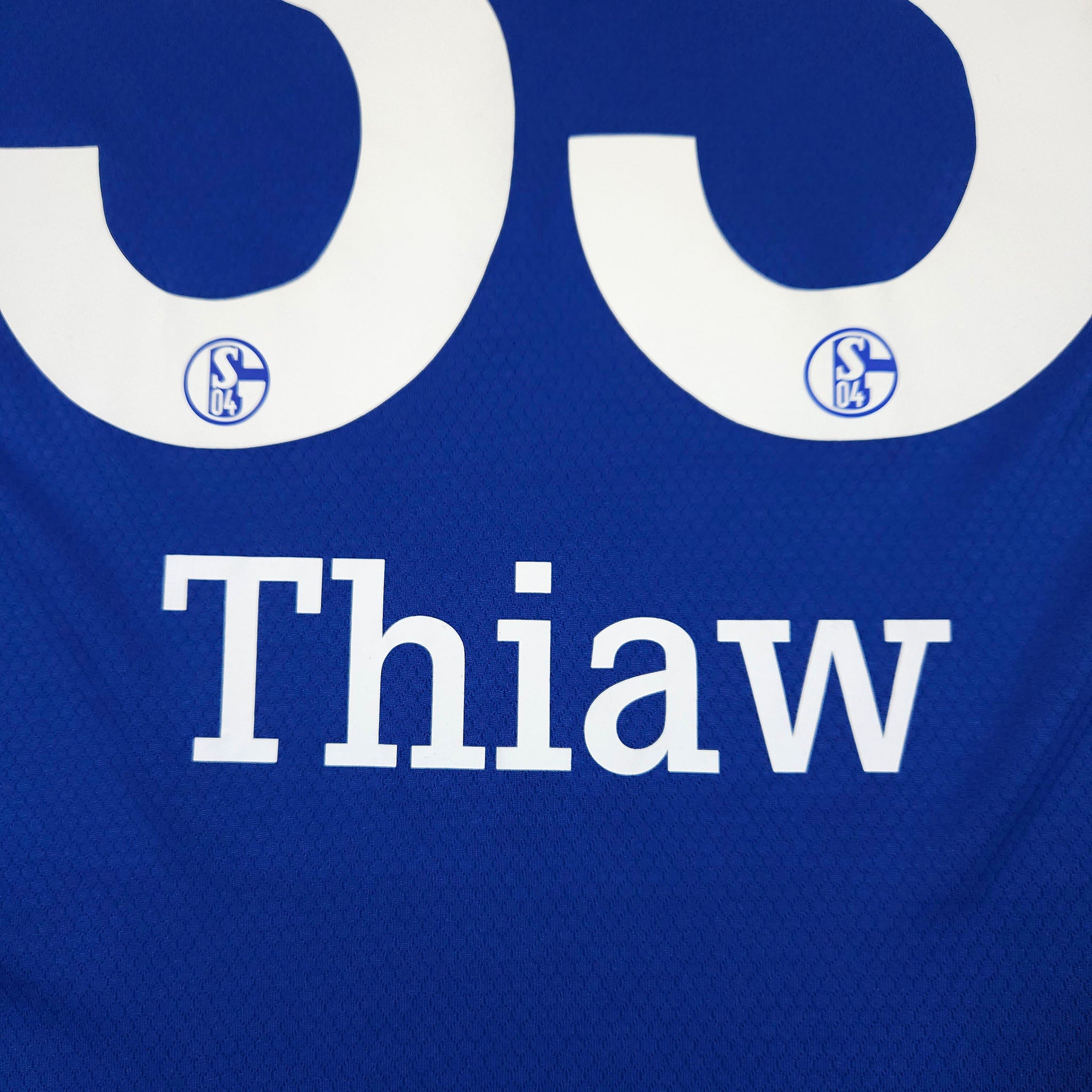 Schalke 04 Home Shirt 2021-22 – Thiaw #33 detailed view 8