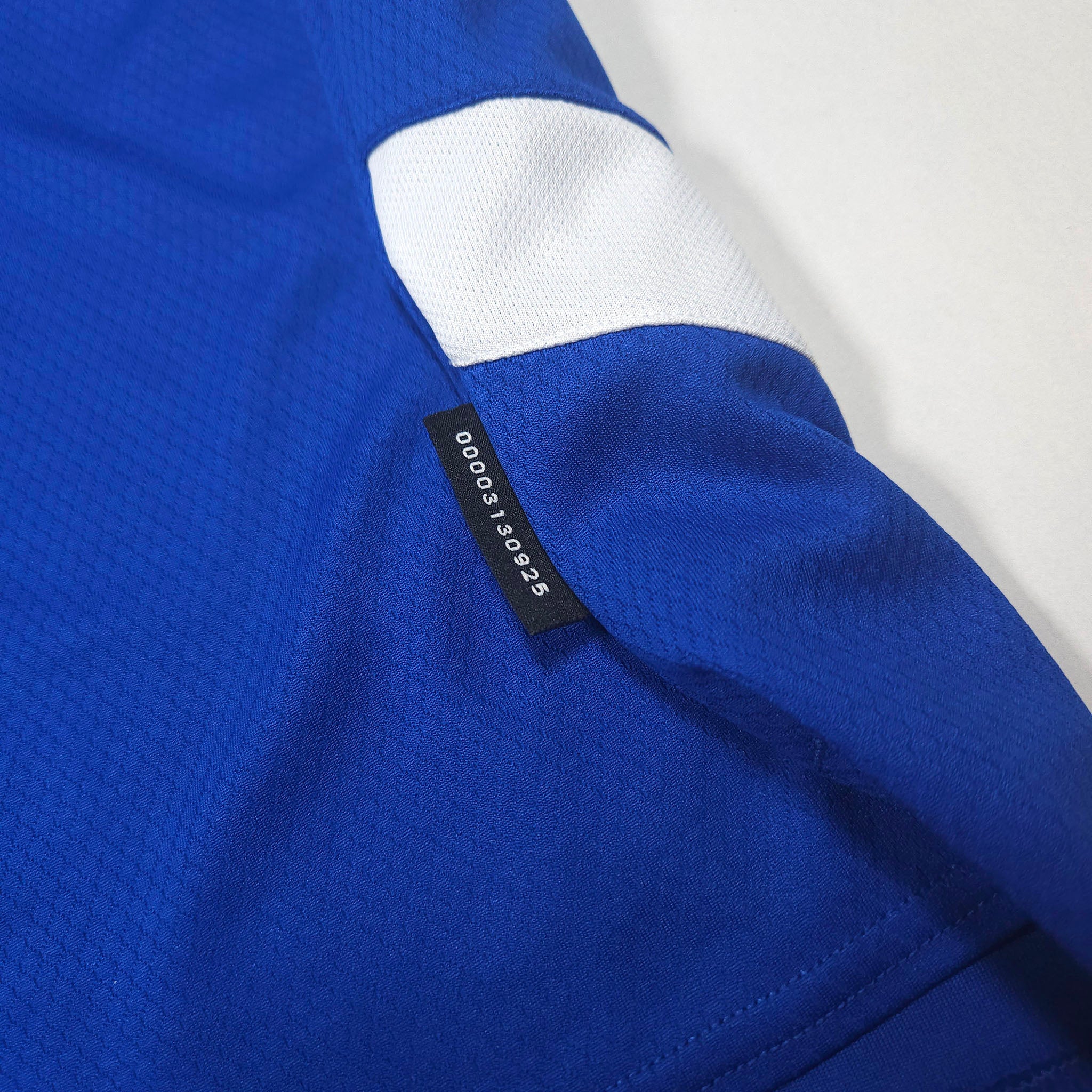 Schalke 04 Home Shirt 2021-22 – Thiaw #33 detailed view 6