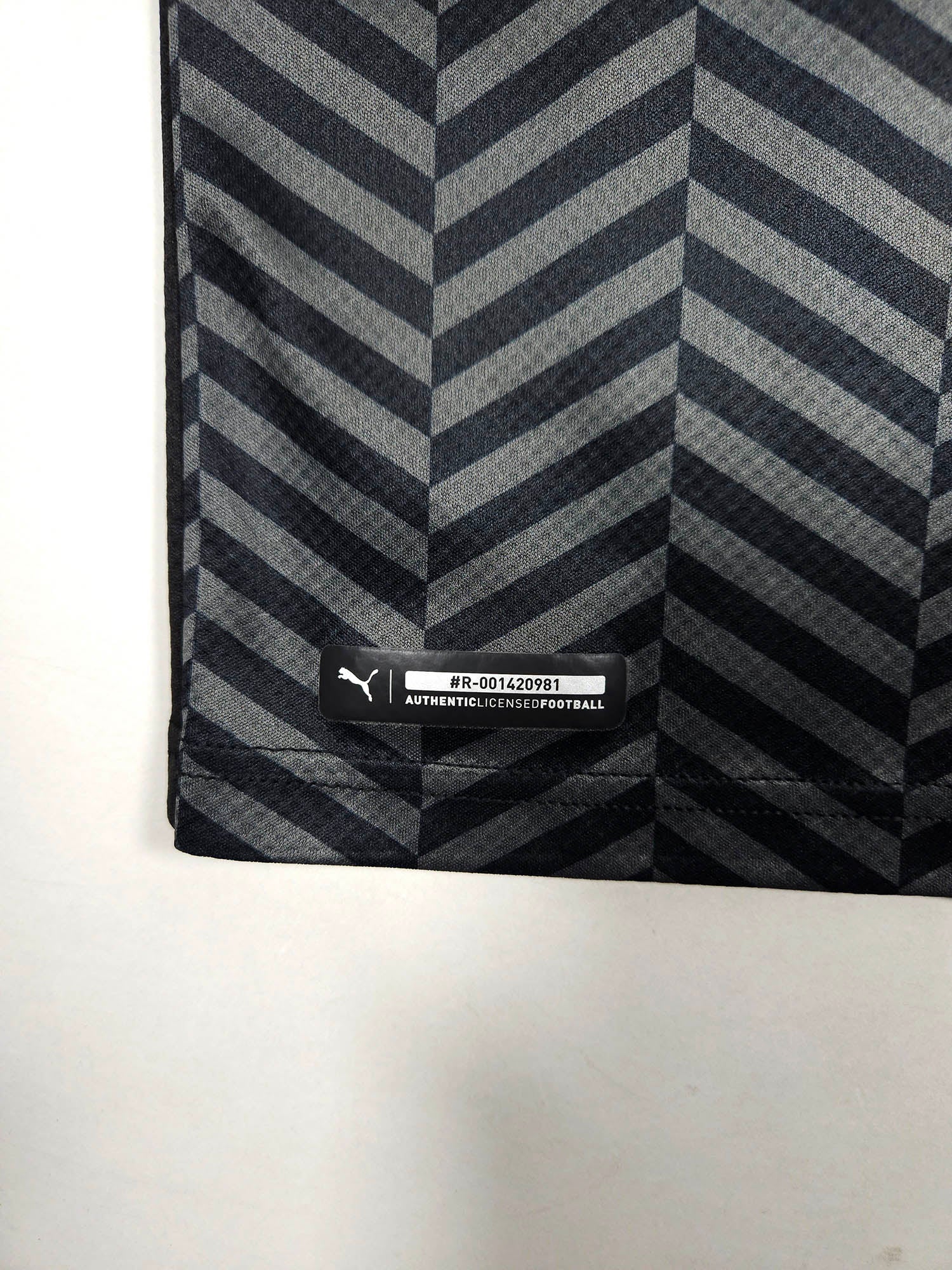 2021-22 Borussia Dortmund Away Shirt