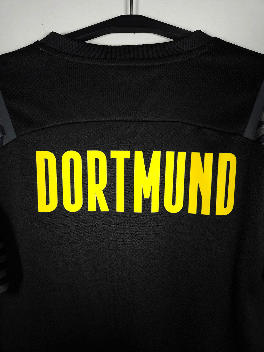 2021-22 Borussia Dortmund Away Shirt